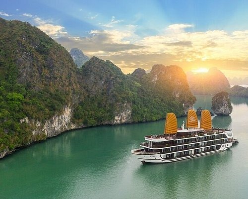 La Regina Cruise – A Refined Luxury Experience in Ha Long Bay